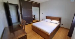 A louer un bel appartement T4 entièrement meublé et équipé situé dans une résidence sécurisée à Analamahitsy