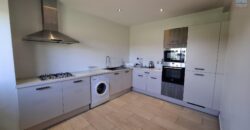A louer un bel appartement T4 entièrement meublé et équipé situé dans une résidence sécurisée à Analamahitsy