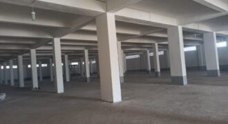 A louer un entrepôt de 4000 m2 répartis sur deux niveaux sécurisé à Anosizato