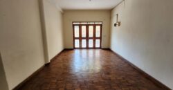 Villa à vendre avec potentiel mixte située dans un immeuble R+2 à Tsiadana
