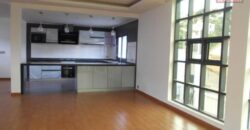 A louer une villa F4 sécurisée avec piscine commune située dans un quartier calme à Ambohimahitsy