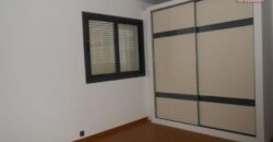A louer une villa F4 sécurisée avec piscine commune située dans un quartier calme à Ambohimahitsy