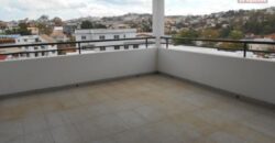 A louer une villa F4 sécurisée avec piscine commune située dans un quartier calme à Ambohimahitsy