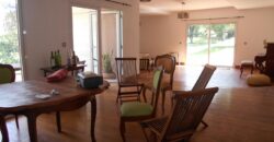 A louer une villa de type F5 avec piscine située dans un quartier calme à Ambohitrarahaba