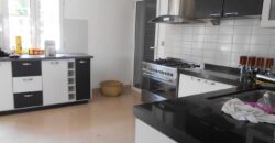 A louer une villa de type F5 avec piscine située dans un quartier calme à Ambohitrarahaba