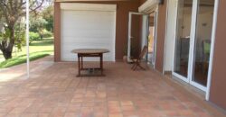 A louer une villa de type F5 avec piscine située dans un quartier calme à Ambohitrarahaba