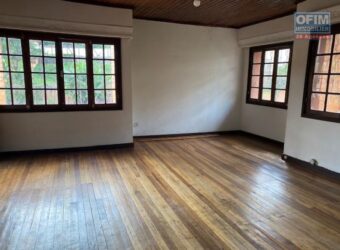 A louer un appartement T4 situé dans un quartier calme à Ambatoroka
