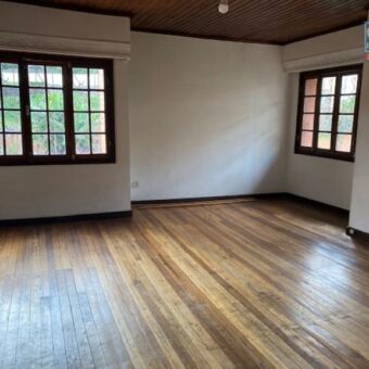 A louer un appartement T4 situé dans un quartier calme à Ambatoroka