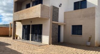 A louer une belle villa de type F6 située dans un quartier calme à Imerimanjaka