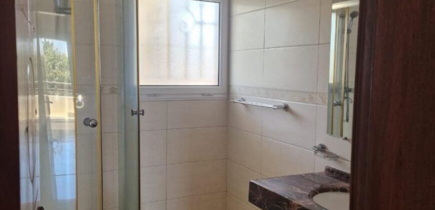 A louer un appartement T4 meublé situé dans une résidence sécurisée à By Pass