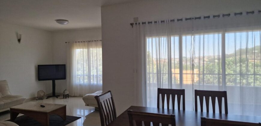 A louer un appartement T4 meublé situé dans une résidence sécurisée à By Pass