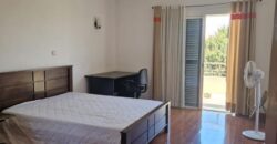 A louer un appartement T4 meublé situé dans une résidence sécurisée à By Pass