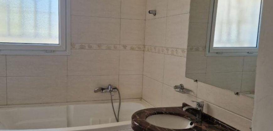 A louer un appartement T4 meublé situé dans une résidence sécurisée à By Pass