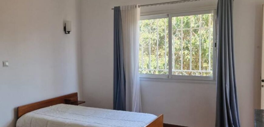 A louer un appartement T4 meublé situé dans une résidence sécurisée à By Pass