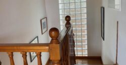 Location une villa traditionnelle de type F6 avec piscine située à Ambatobe