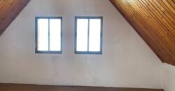 Location une villa traditionnelle de type F6 avec piscine située à Ambatobe