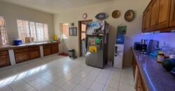 Location une villa traditionnelle de type F6 avec piscine située à Ambatobe