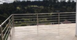A louer une villa moderne de type F5 située dans un quartier calme et résidentiel avec une belle vue dégagée sur le golfe du Rova à Anosiala Ambohidratrimo