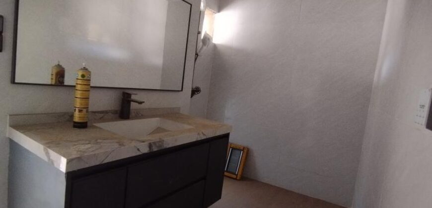 A vendre un appartement T4 de 142 m2 situé dans une belle résidence calme à Talatamaty