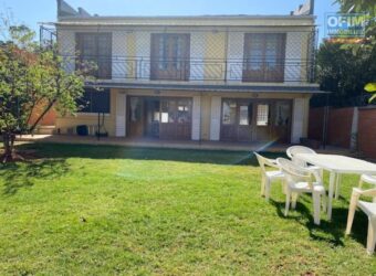 A louer une villa T5 meublée et équipée située dans un quartier calme à  Nanisana