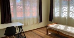 A louer une villa T5 meublée et équipée située dans un quartier calme à  Nanisana