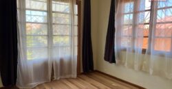A louer une villa T5 meublée et équipée située dans un quartier calme à  Nanisana