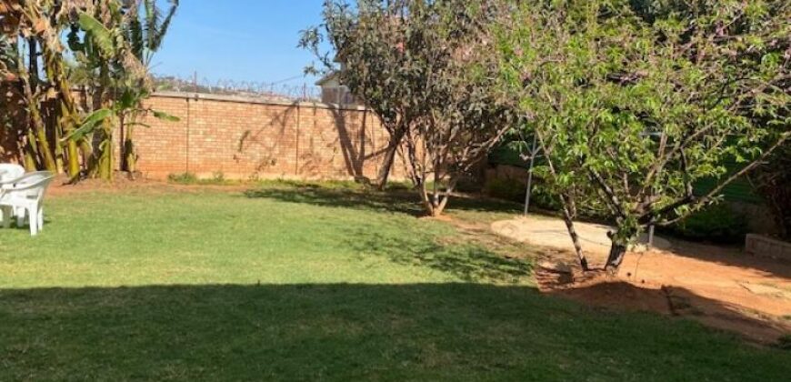 A louer une villa T5 meublée et équipée située dans un quartier calme à  Nanisana
