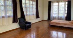A louer une villa T5 meublée et équipée située dans un quartier calme à  Nanisana