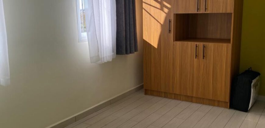 A louer une villa mitoyenne meublée de type F5 située dans une résidence sécurisée à Ambohijanaka