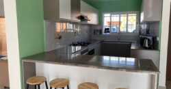 A louer une villa mitoyenne meublée de type F5 située dans une résidence sécurisée à Ambohijanaka