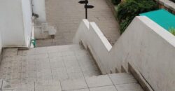 A louer un spacieux local de 285 m2 avec parking situé à Isoraka