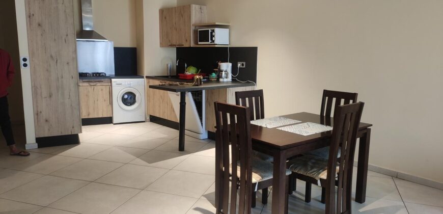A louer un agréable appartement T2 situé dans une résidence sécurisée à Ivandry