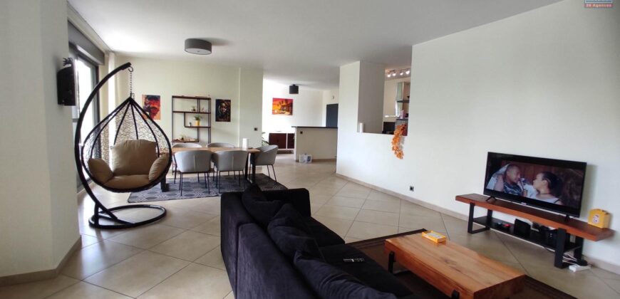 A louer un bel appartement de standing T4 non meublé situé dans un quartier résidentiel calme à Ivandry