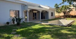 A louer une grande villa T6 avec piscine située dans un quartier calme à Ambohijanahary