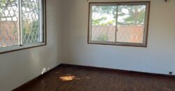 A louer une grande villa T6 avec piscine située dans un quartier calme à Ambohijanahary