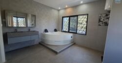 A louer une belle villa neuve T6 semi-meublée située à Ambatolampy Tsimahafotsy