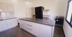 A louer une belle villa neuve T6 semi-meublée située à Ambatolampy Tsimahafotsy