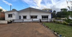 Grande propriété de 1900 m2 avec villa et bâtiment à trois étages à vendre à Anosy Avaratra