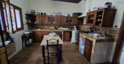 Grande propriété de 1900 m2 avec villa et bâtiment à trois étages à vendre à Anosy Avaratra