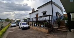 Grande propriété de 1900 m2 avec villa et bâtiment à trois étages à vendre à Anosy Avaratra