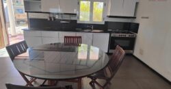A louer une agréable villa F4 semi-meublée située à Ambohibao