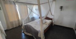 A louer une agréable villa F4 semi-meublée située à Ambohibao