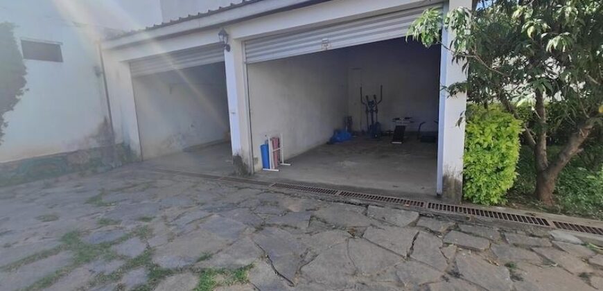 A louer une agréable villa F4 semi-meublée située à Ambohibao