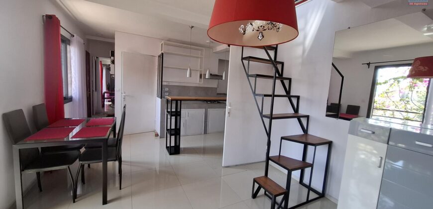 A louer un charmant appartement T4 en triplex situé à Ivandry