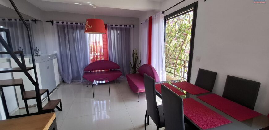 A louer un charmant appartement T4 en triplex situé à Ivandry