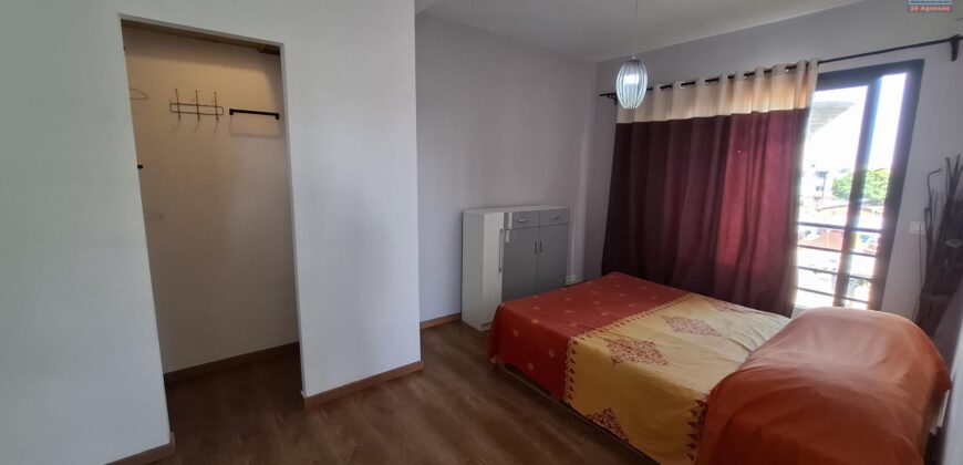 A louer un charmant appartement T4 en triplex situé à Ivandry