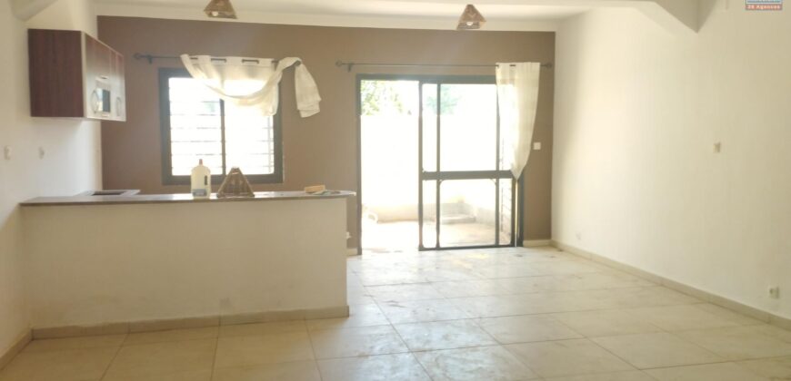 A vendre villa T4 mitoyenne neuve située dans un quartier résidentiel à Anosy Avaratra