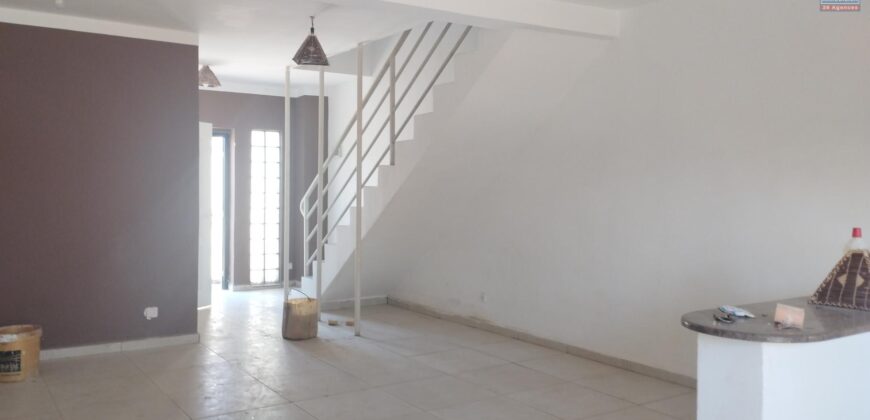 A vendre villa neuve F4 avec terrain plat prêt à bâtir à Anosy Avaratra
