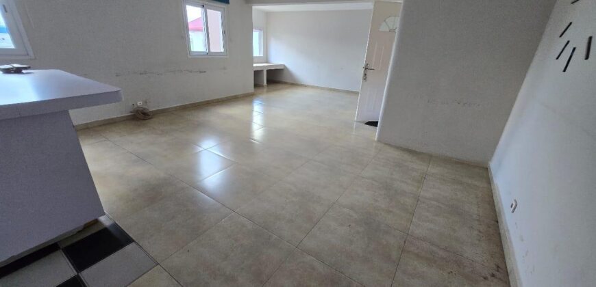 A louer un appartement T4 situé dans un quartier calme à Amboditsiry