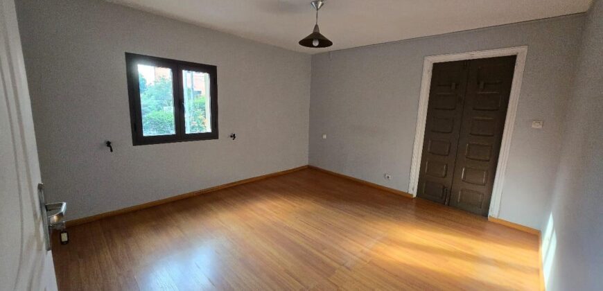A louer un appartement T4 situé dans un quartier calme à Amboditsiry